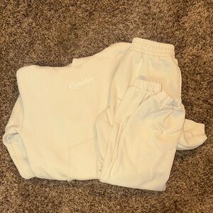 Comfort Cream Women's Jogger Set - Casual Sweatpants & Pullover